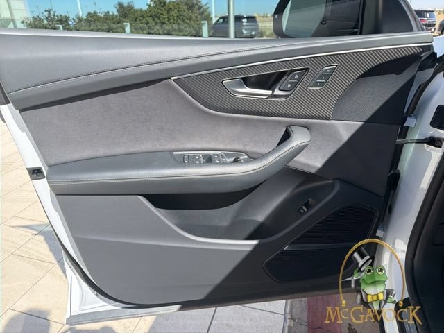 Used 2024 Audi SQ8 Prestige w/ Prestige Package AWD/4WD image 8