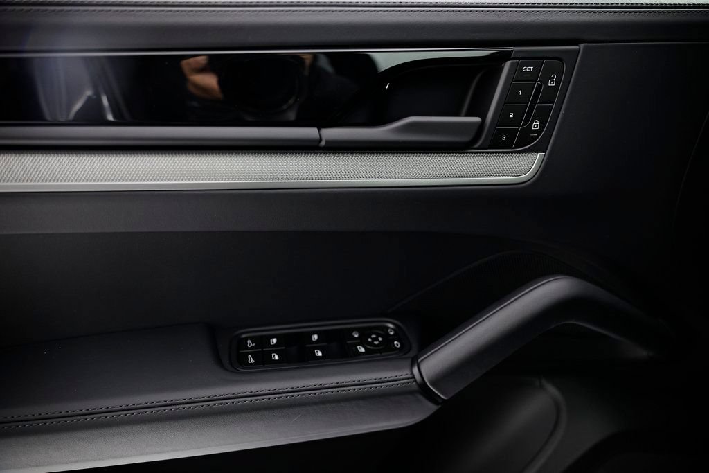New 2026 Porsche Cayenne AWD/4WD image 18