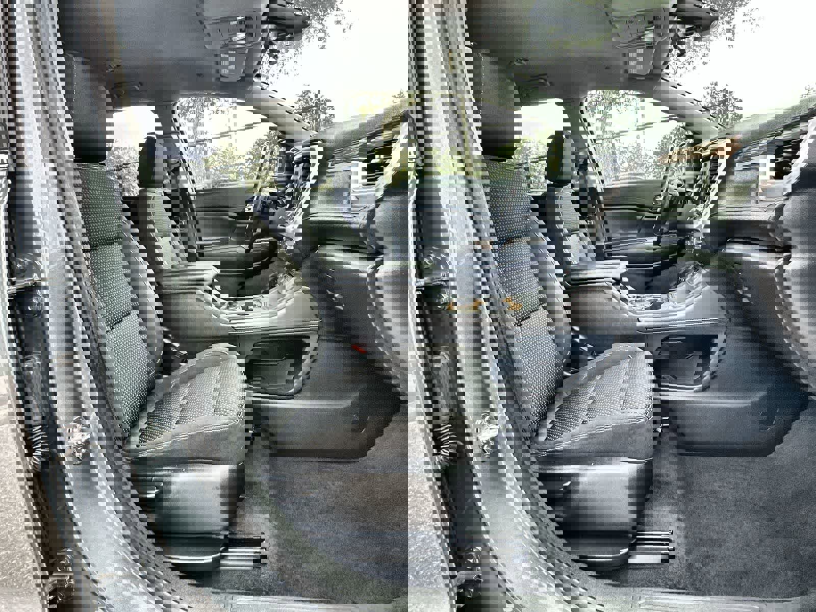 Used 2020 GMC Acadia SLE w/ Driver Convenience Package image 9