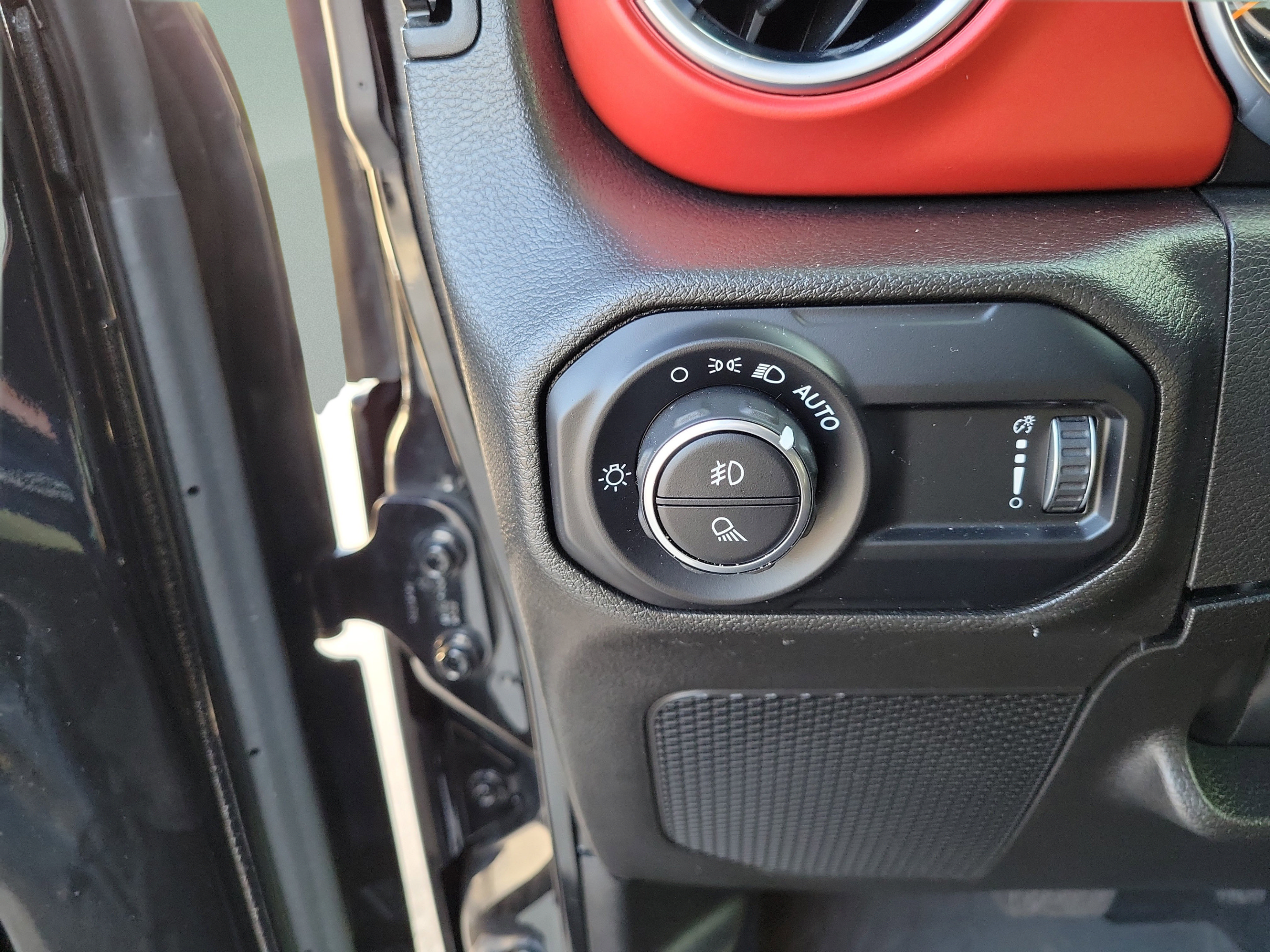 Used 2023 Jeep Gladiator Rubicon w/ LED Lighting Group AWD/4WD image 25