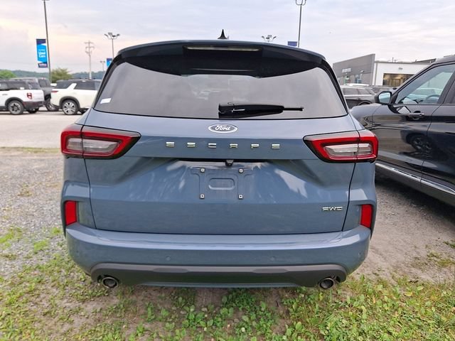 Used 2023 Ford Escape ST-Line w/ Tech Pack #1 AWD/4WD image 9