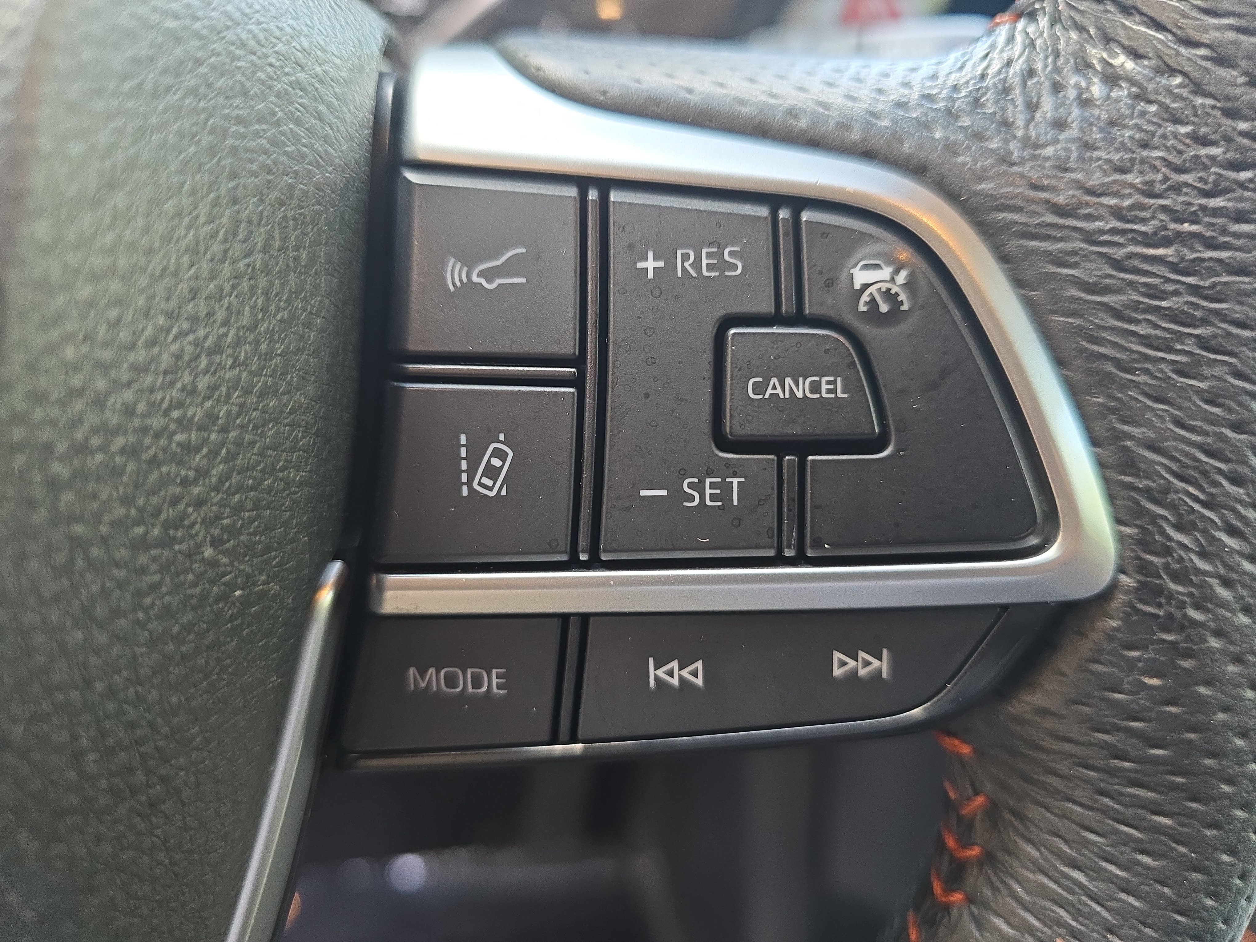 Used 2024 Toyota Sienna XSE FWD image 19
