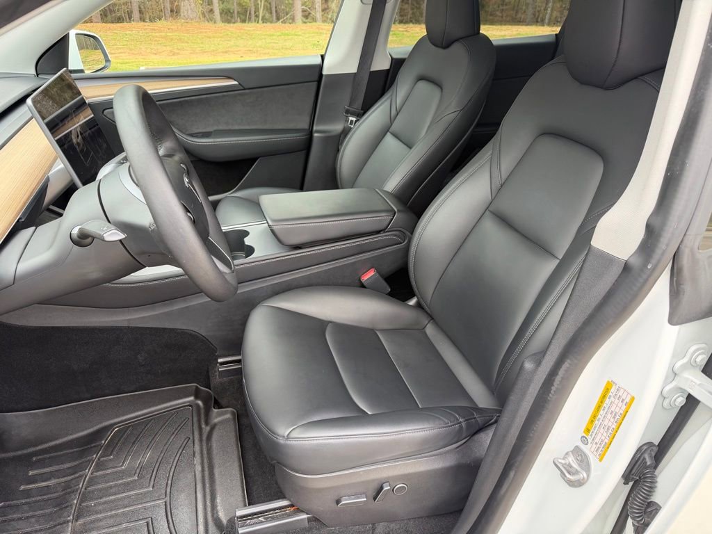 Used 2022 Tesla Model Y Long Range image 13