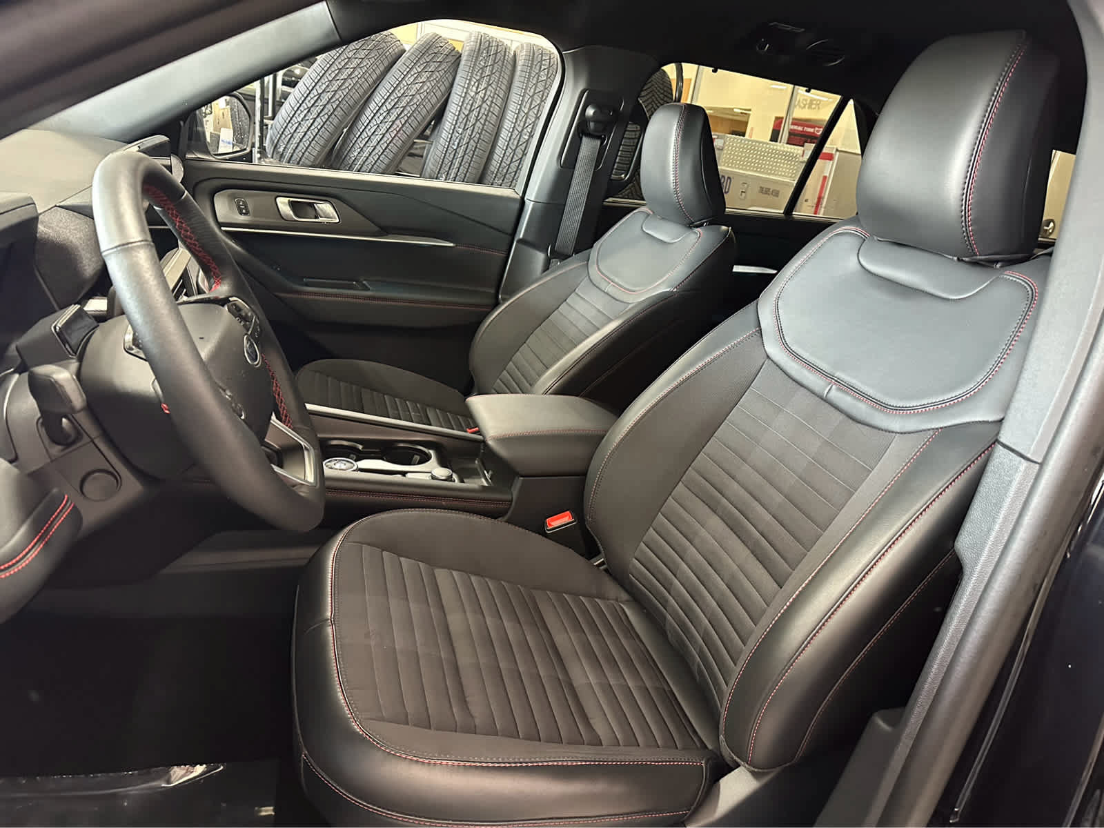 Used 2025 Ford Explorer ST-Line w/ Premium Package AWD/4WD image 26