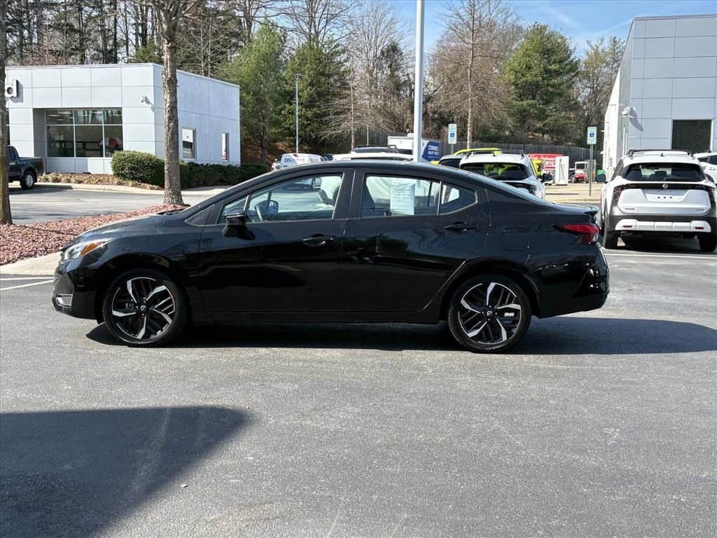 Used 2024 Nissan Versa SR image 5