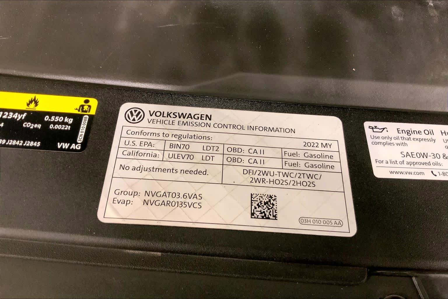 Used 2022 Volkswagen Atlas Cross Sport SEL R-Line w/ Cross Sport MDO Package AWD/4WD image 31