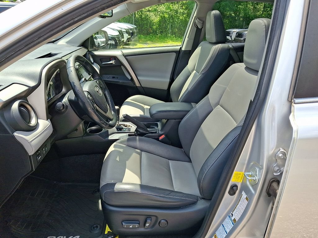 Used 2015 Toyota RAV4 Limited w/ Outdoor Package AWD/4WD image 14