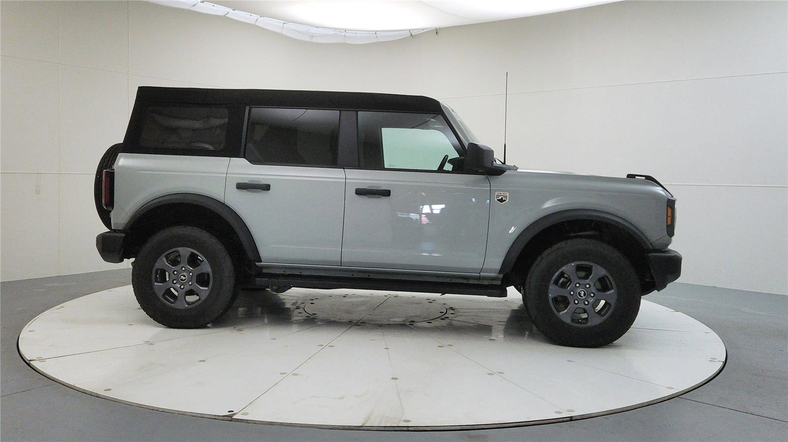 Used 2024 Ford Bronco Big Bend image 9