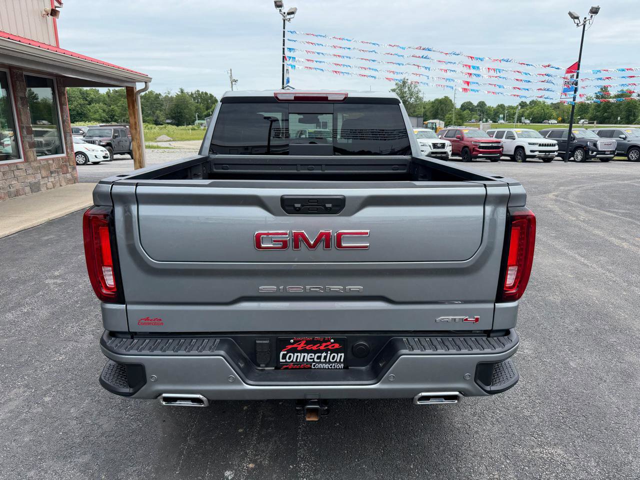 Used 2026 GMC Sierra 1500 AT4 w/ AT4 Premium Package AWD/4WD image 5