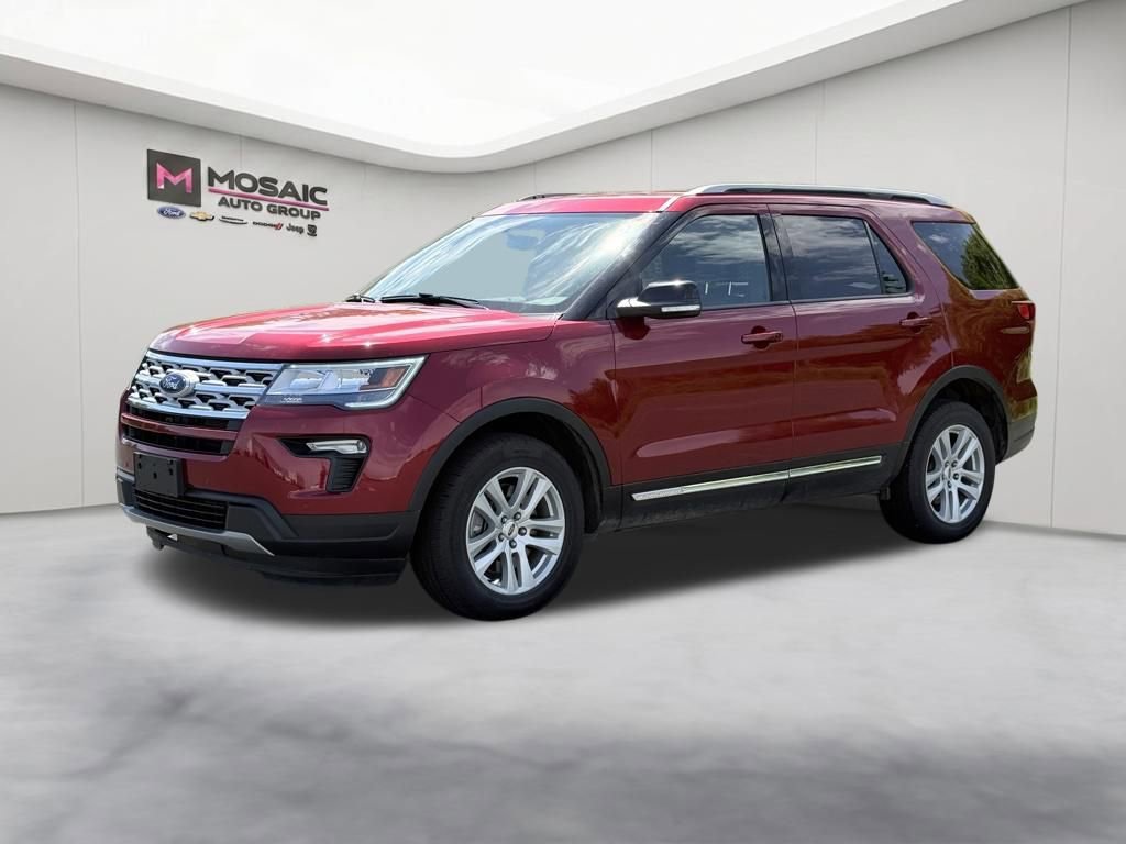 Used 2018 Ford Explorer XLT w/ Equipment Group 202A AWD/4WD image 4