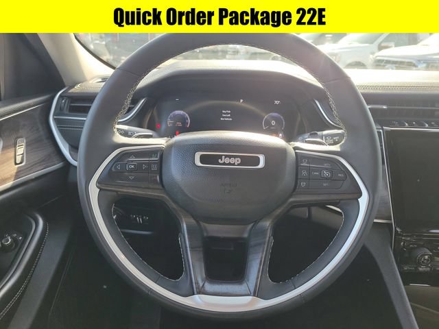 Used 2023 Jeep Grand Cherokee Limited AWD/4WD image 10