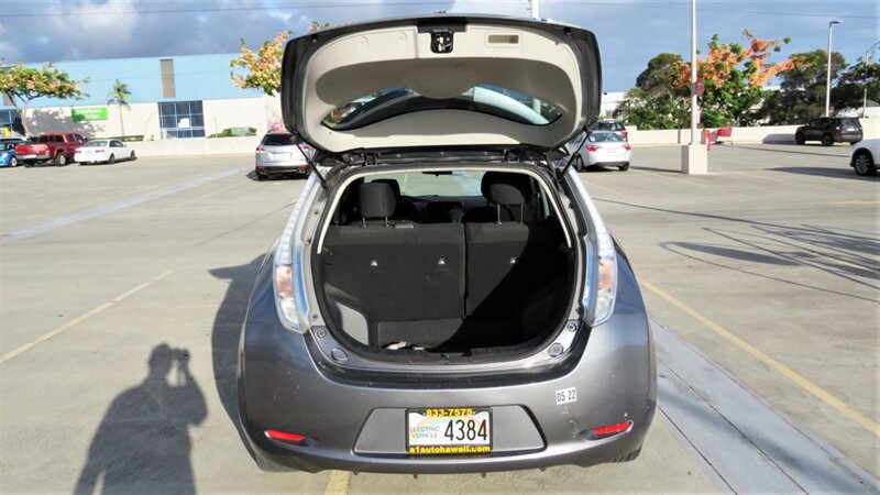 Used 2014 Nissan Leaf S w/ Charge Package FWD image 5