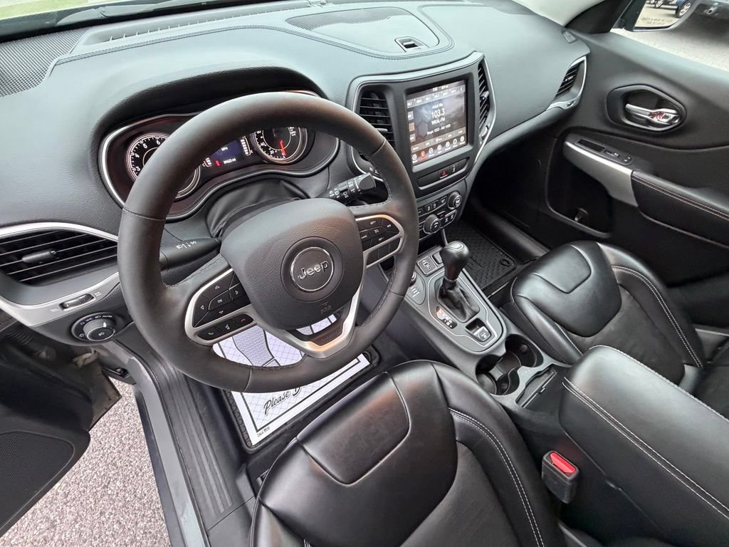 Used 2022 Jeep Cherokee Latitude AWD/4WD image 13