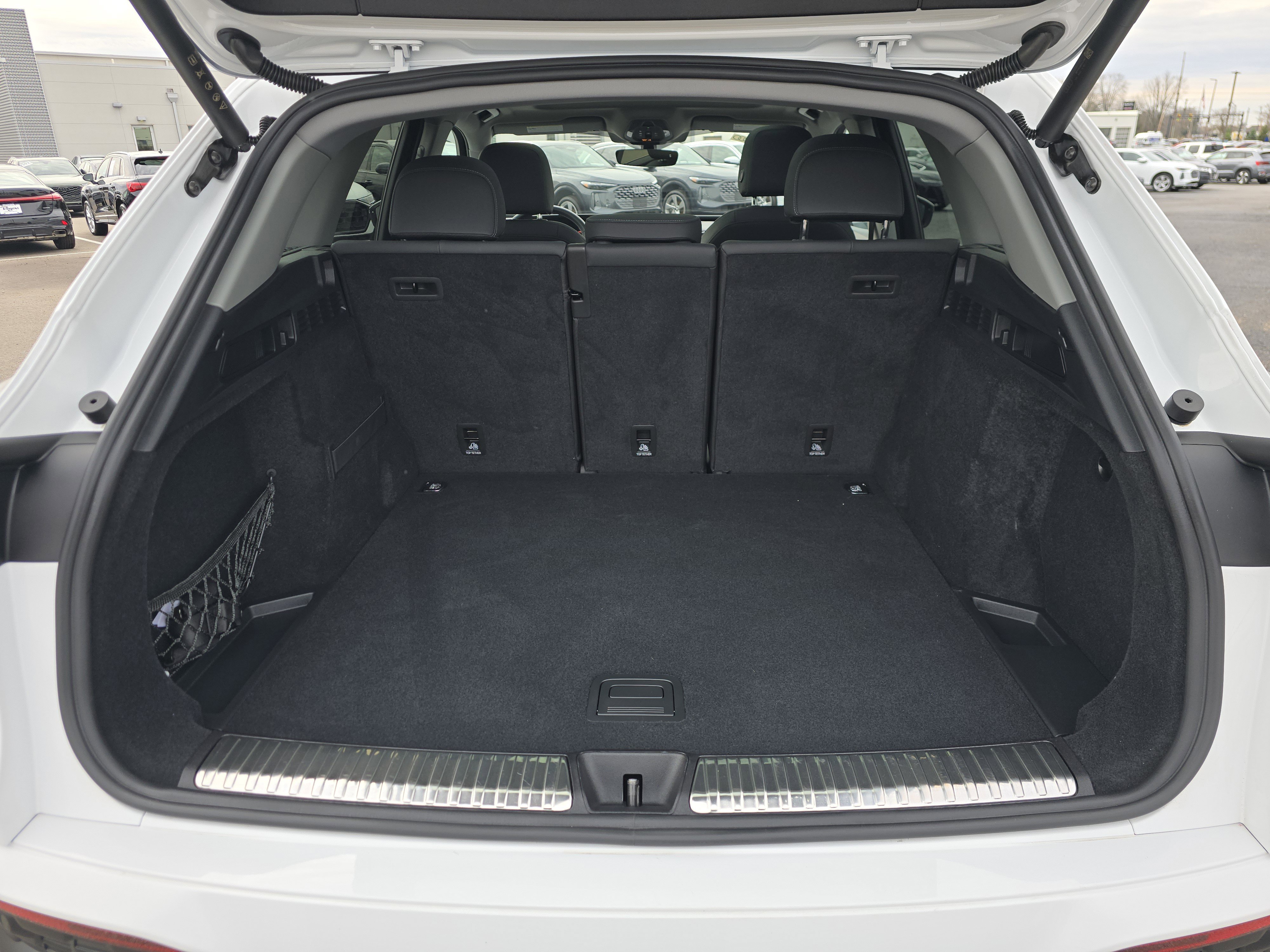 Certified 2025 Audi Q5 Premium w/ Convenience Package image 18