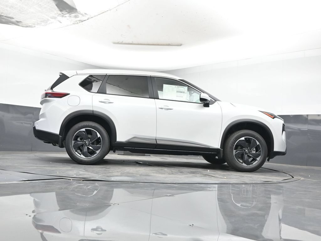 Used 2026 Nissan Rogue SV w/ SV Premium Package AWD/4WD image 14
