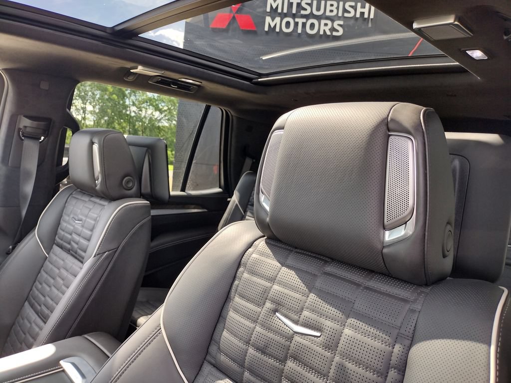 Used 2026 Cadillac Escalade Platinum Sport AWD/4WD image 31