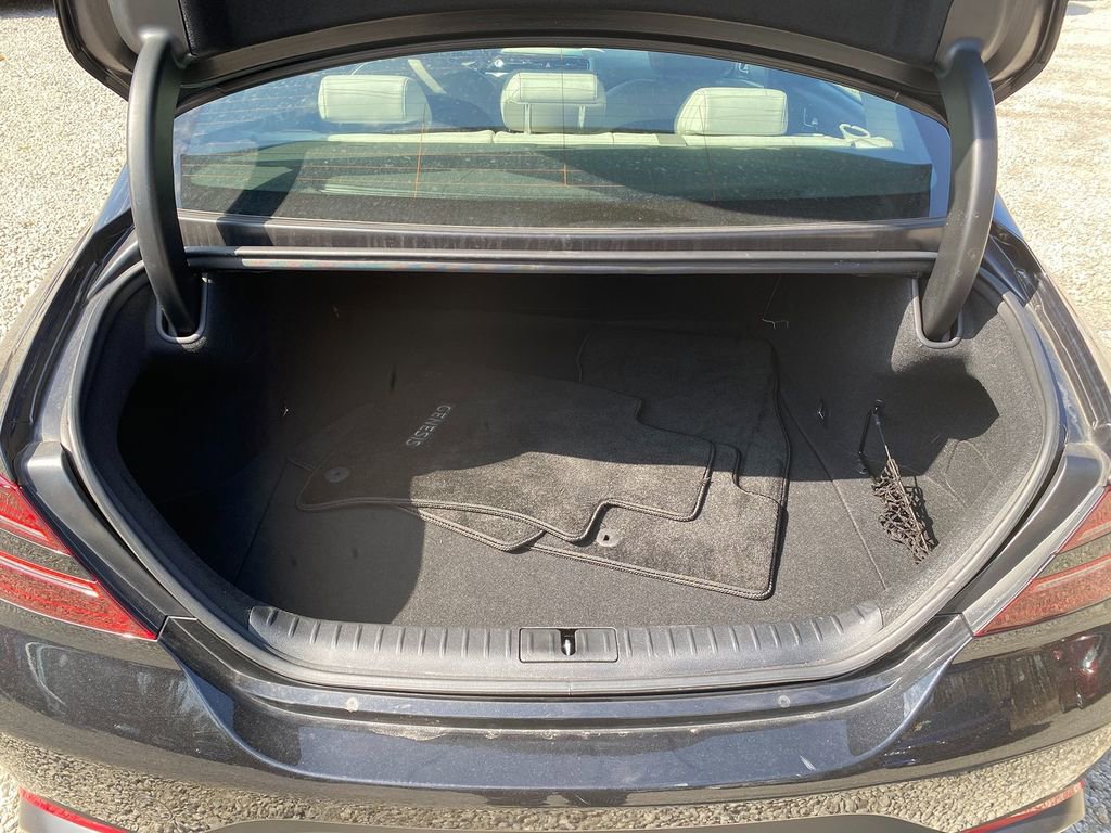 Used 2024 Genesis G70 2.5T image 27