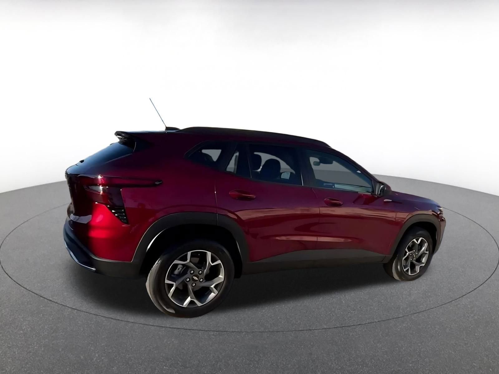 Used 2025 Chevrolet Trax LT image 15