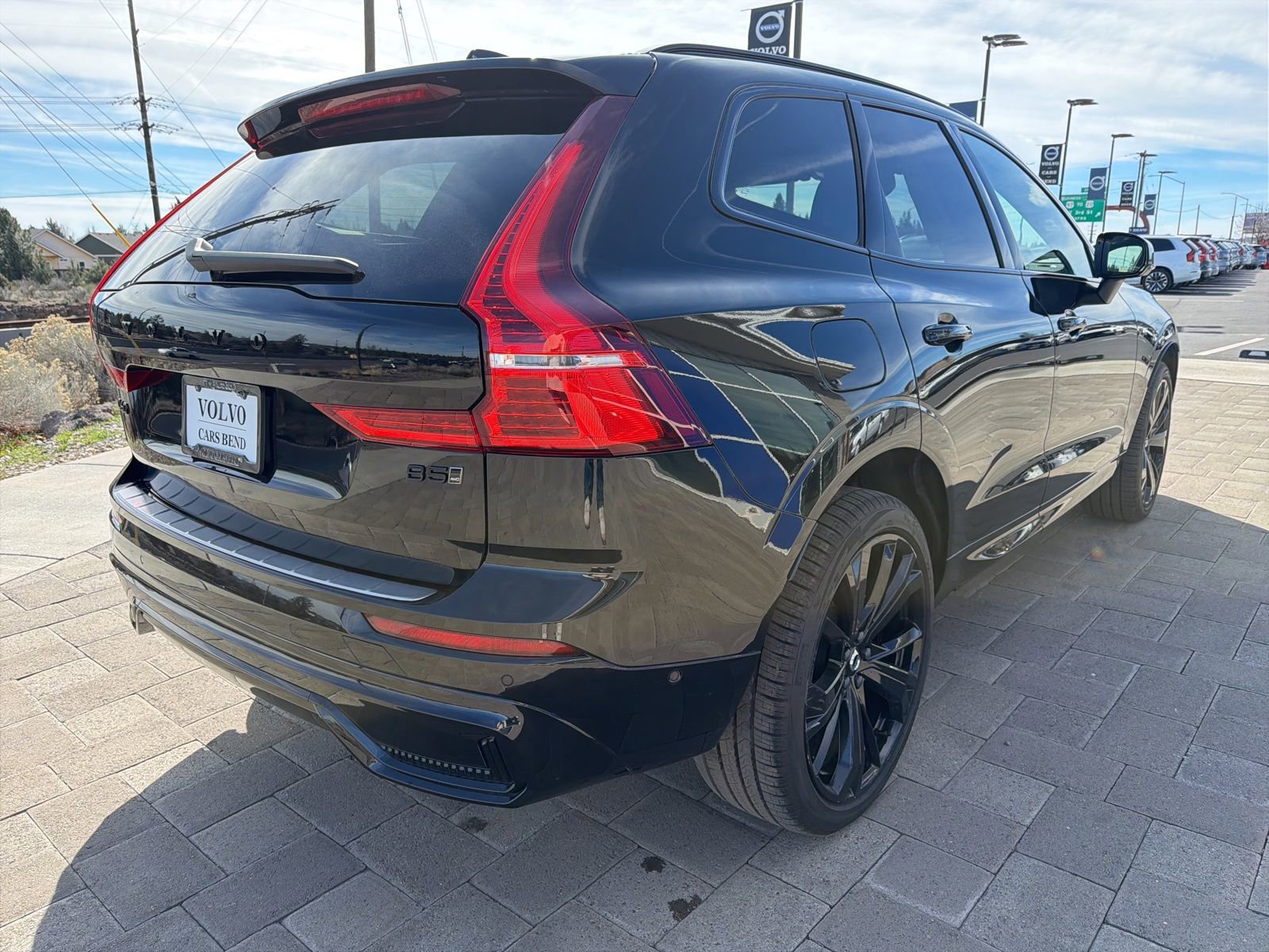 Used 2024 Volvo XC60 B5 Ultimate w/ Protection Package Premier image 6
