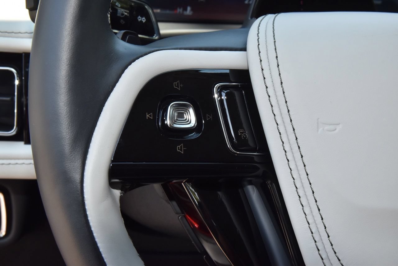 Certified 2026 Lincoln Aviator Reserve AWD/4WD image 26