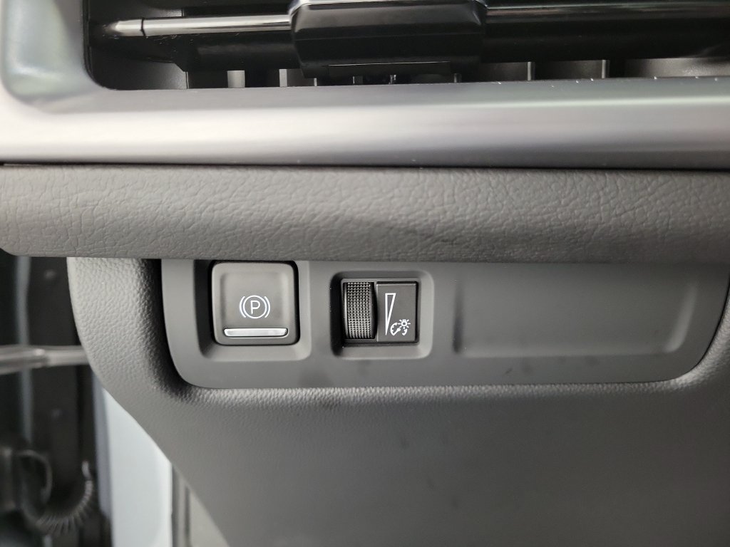 Used 2024 Cadillac XT4 Premium Luxury FWD image 33