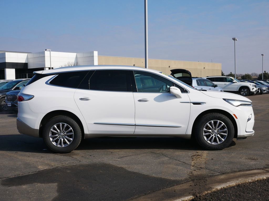 Used 2023 Buick Enclave Essence AWD/4WD image 11