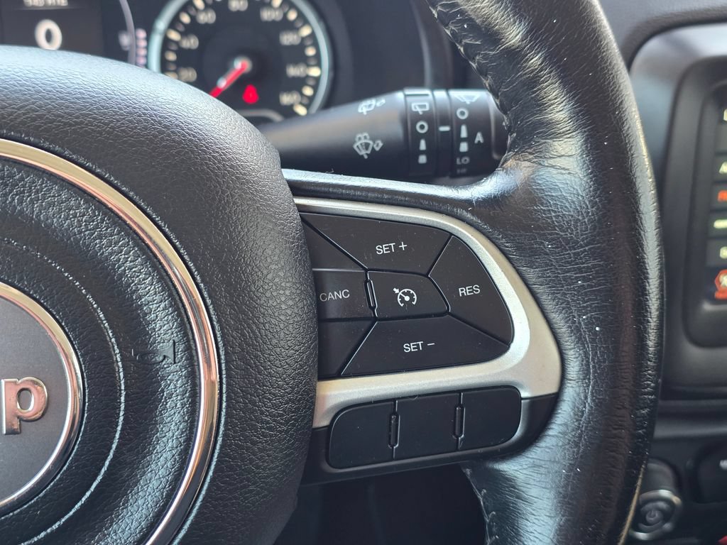 Used 2020 Jeep Renegade Latitude w/ Cold Weather Group AWD/4WD image 35