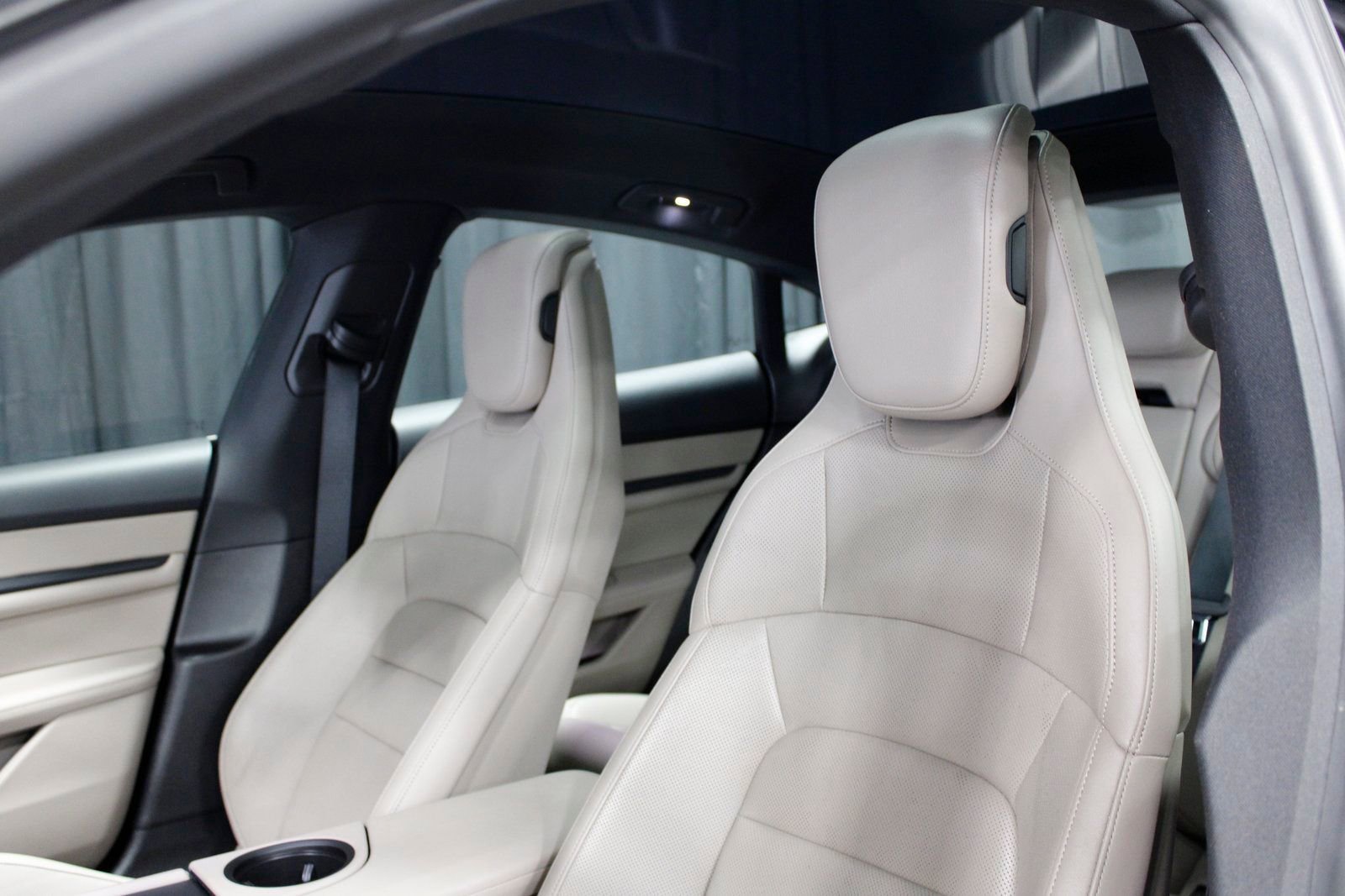 Certified 2021 Porsche Taycan image 5