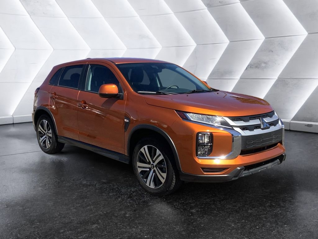 Used 2022 Mitsubishi Outlander Sport SE image 1