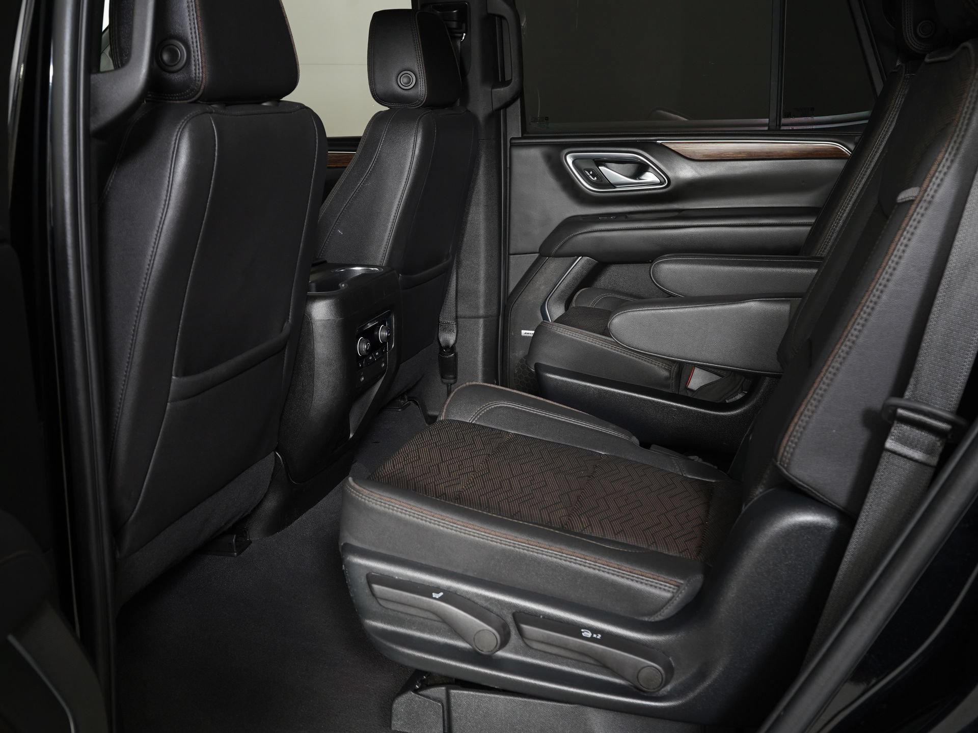 Used 2023 Chevrolet Tahoe High Country w/ Premium Package RWD image 14
