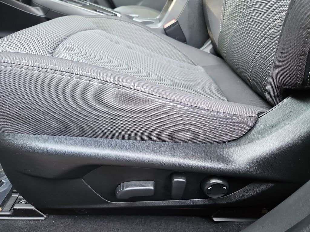 Used 2024 Subaru Crosstrek 2.0i Premium image 25