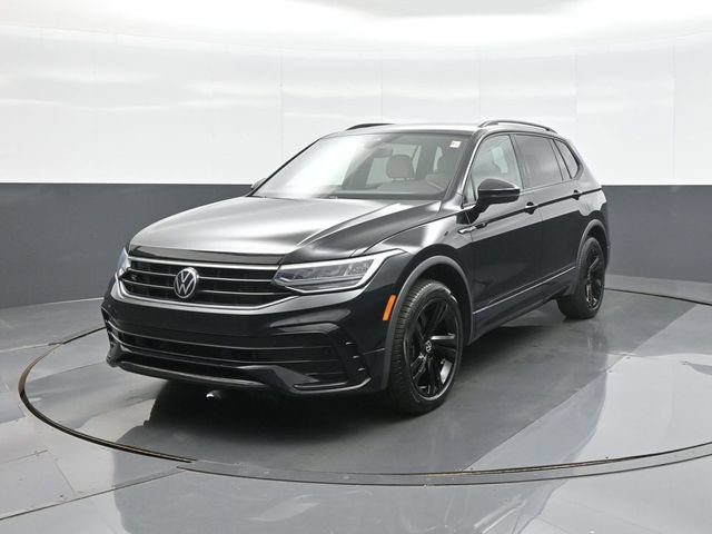 Used 2023 Volkswagen Tiguan SE R-Line FWD image 3