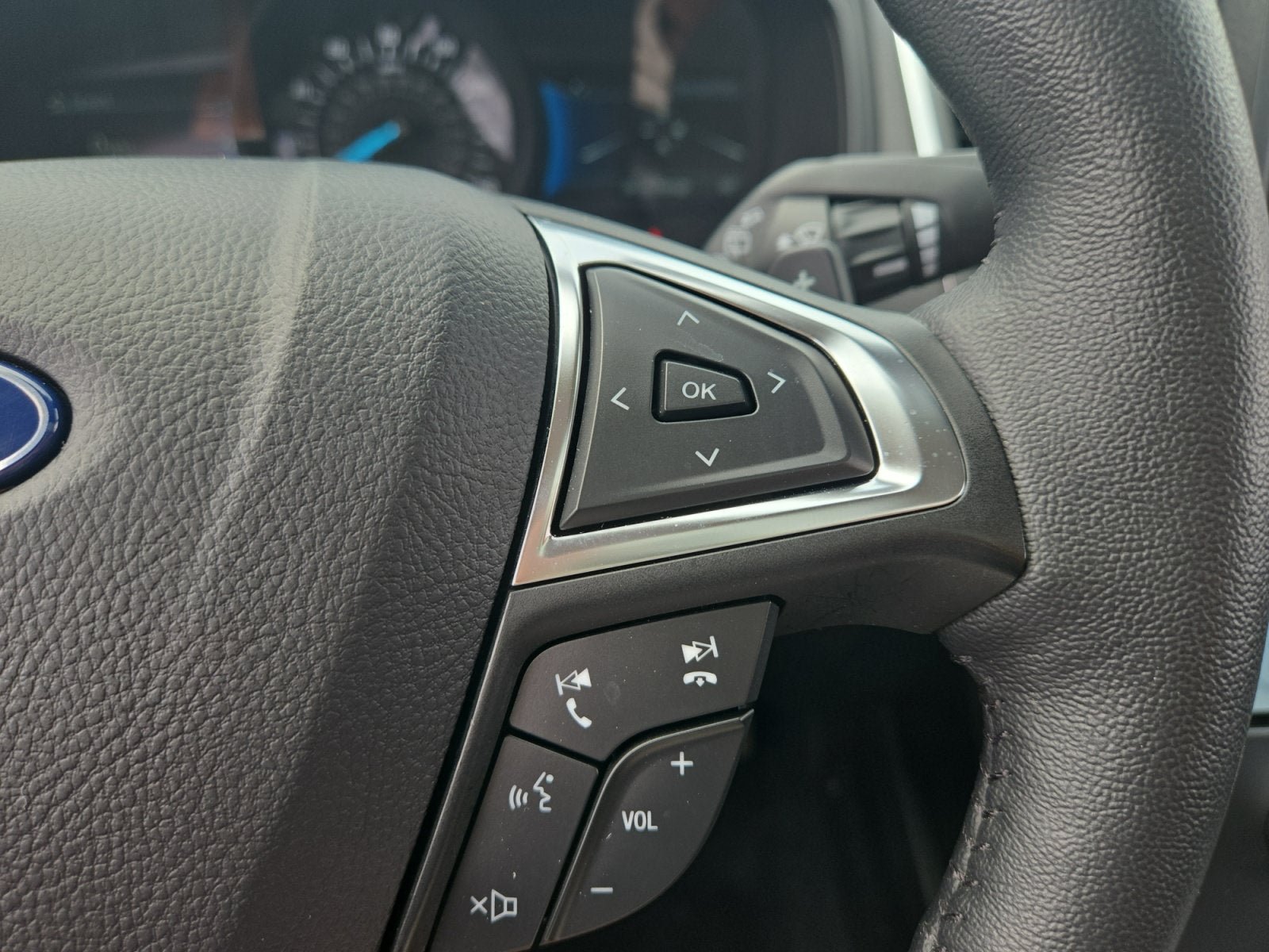 Used 2024 Ford Edge Titanium w/ Equipment Group 301A AWD/4WD image 15