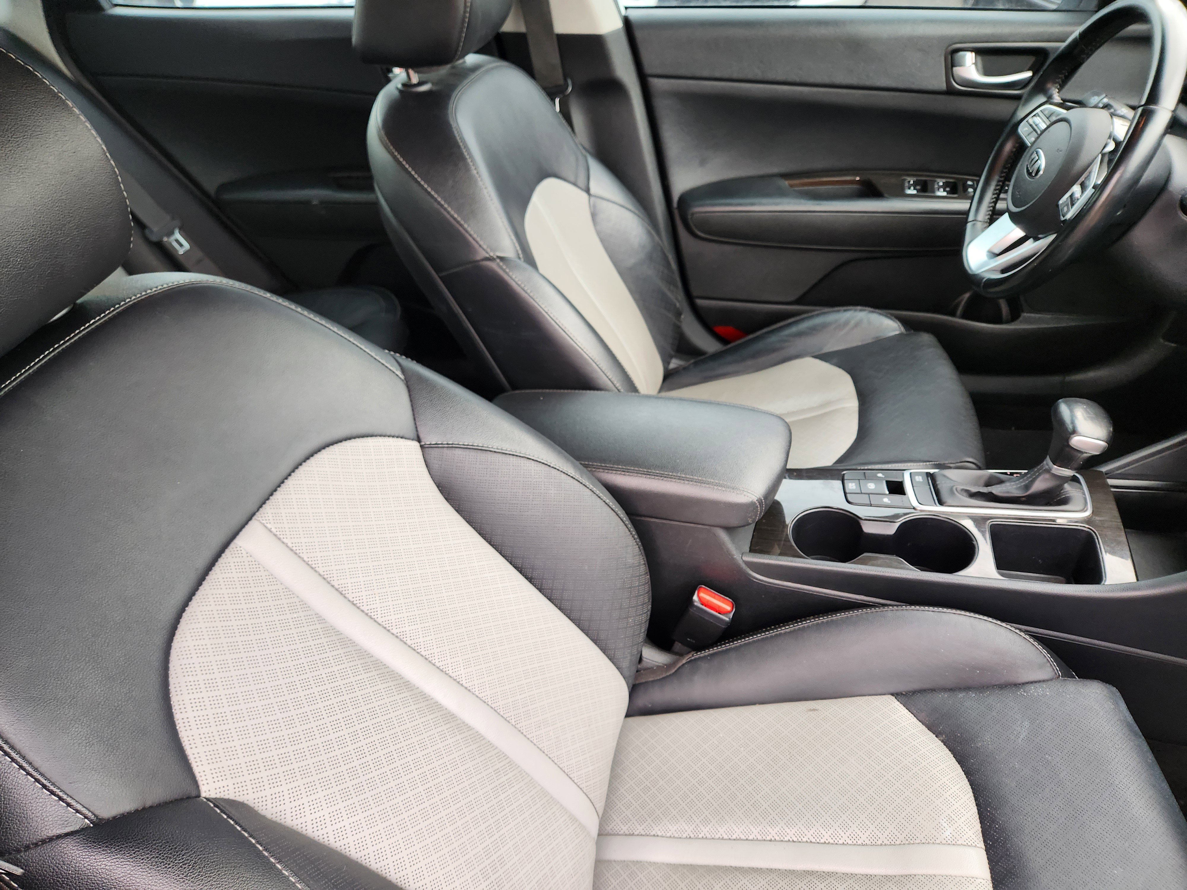 Used 2019 Kia Optima EX image 17