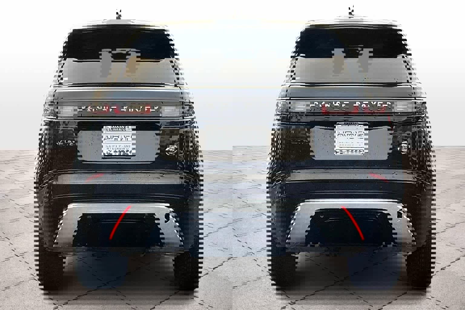 Used 2023 Land Rover Range Rover Velar R-Dynamic S image 8