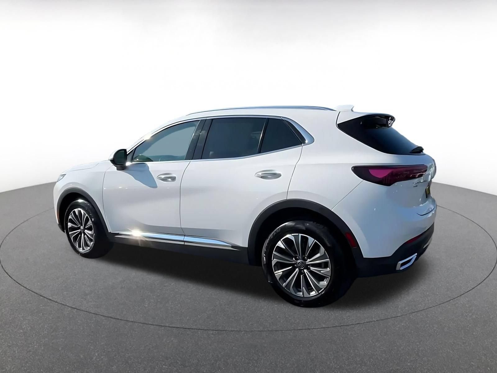 Used 2024 Buick Envision Preferred AWD/4WD image 9