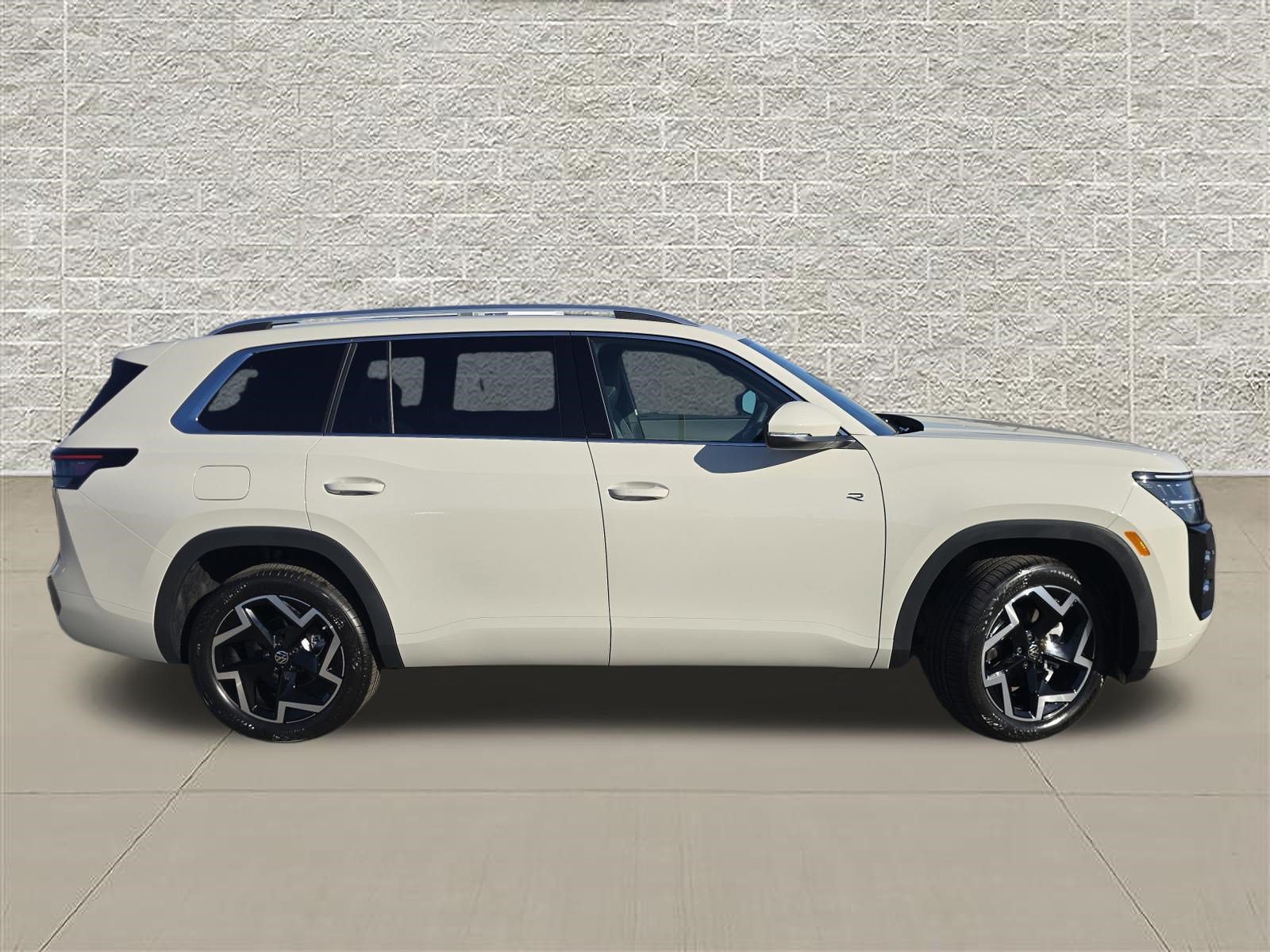 New 2027 Volkswagen Atlas SEL R-Line AWD/4WD image 8