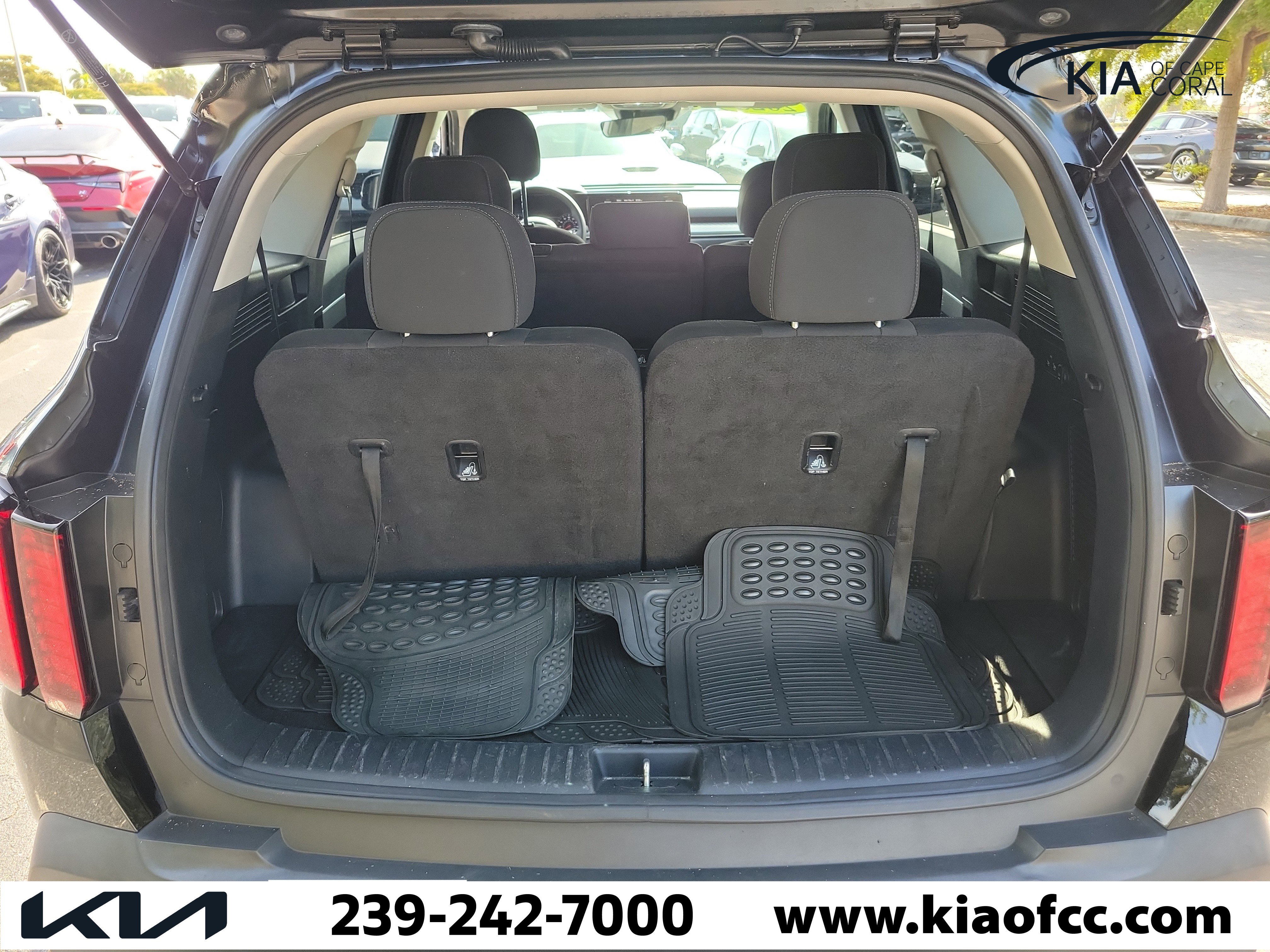 Used 2023 Kia Sorento LX FWD image 9