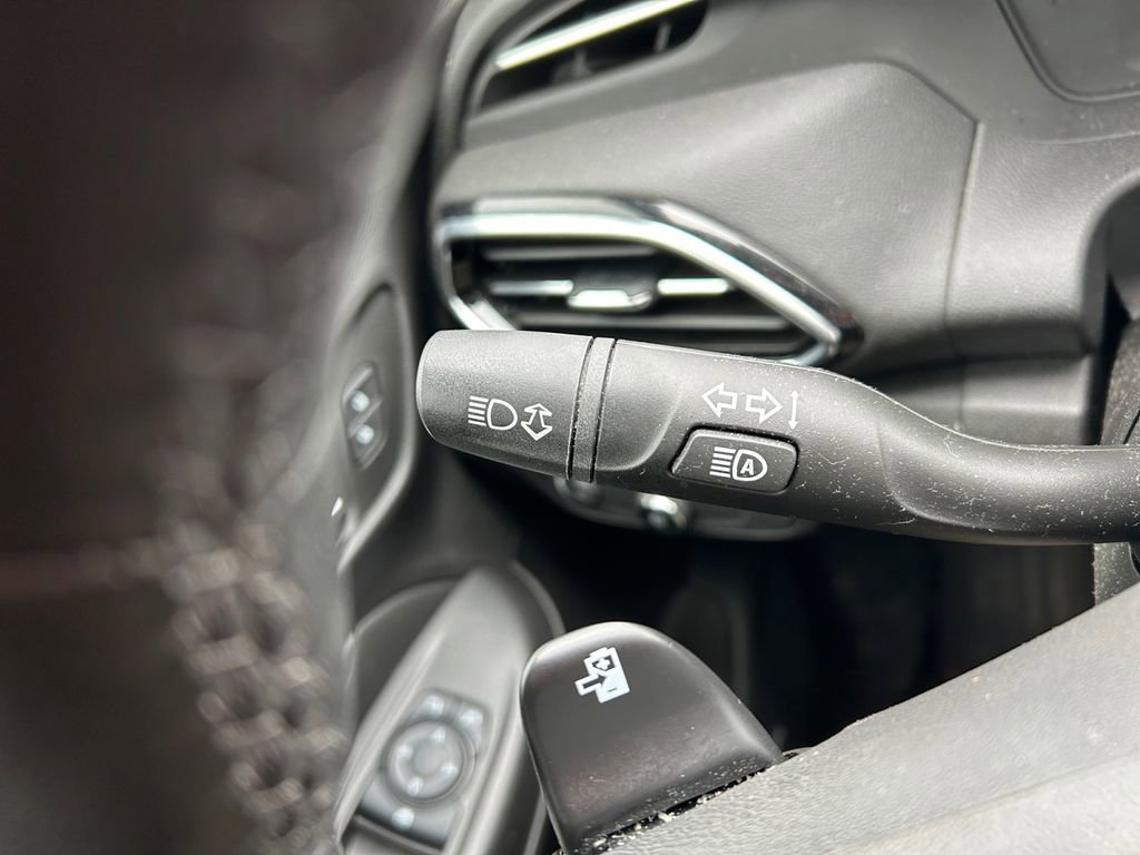 Used 2023 Chevrolet Bolt EUV Premier w/ Sun & Sound Package FWD image 23