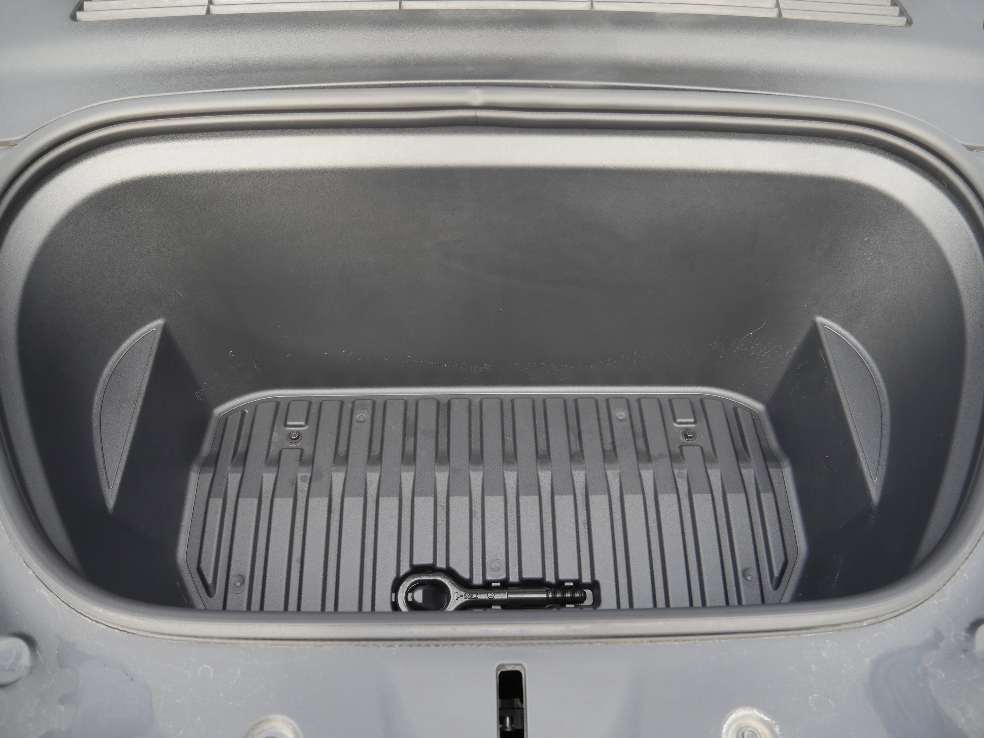 Used 2023 Tesla Model Y Long Range image 25