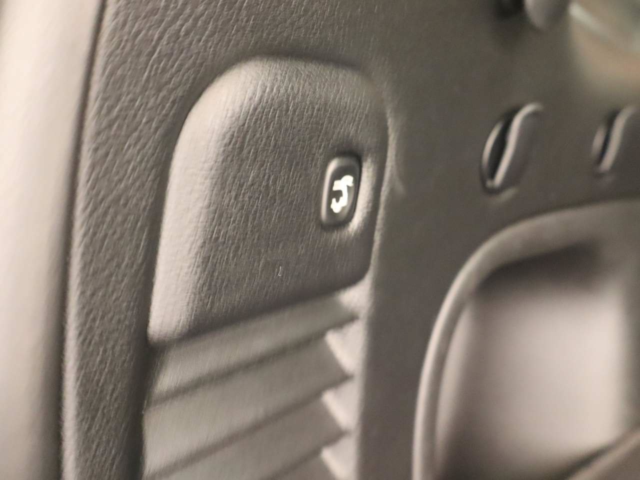 Used 2021 Jeep Grand Cherokee Limited RWD image 19