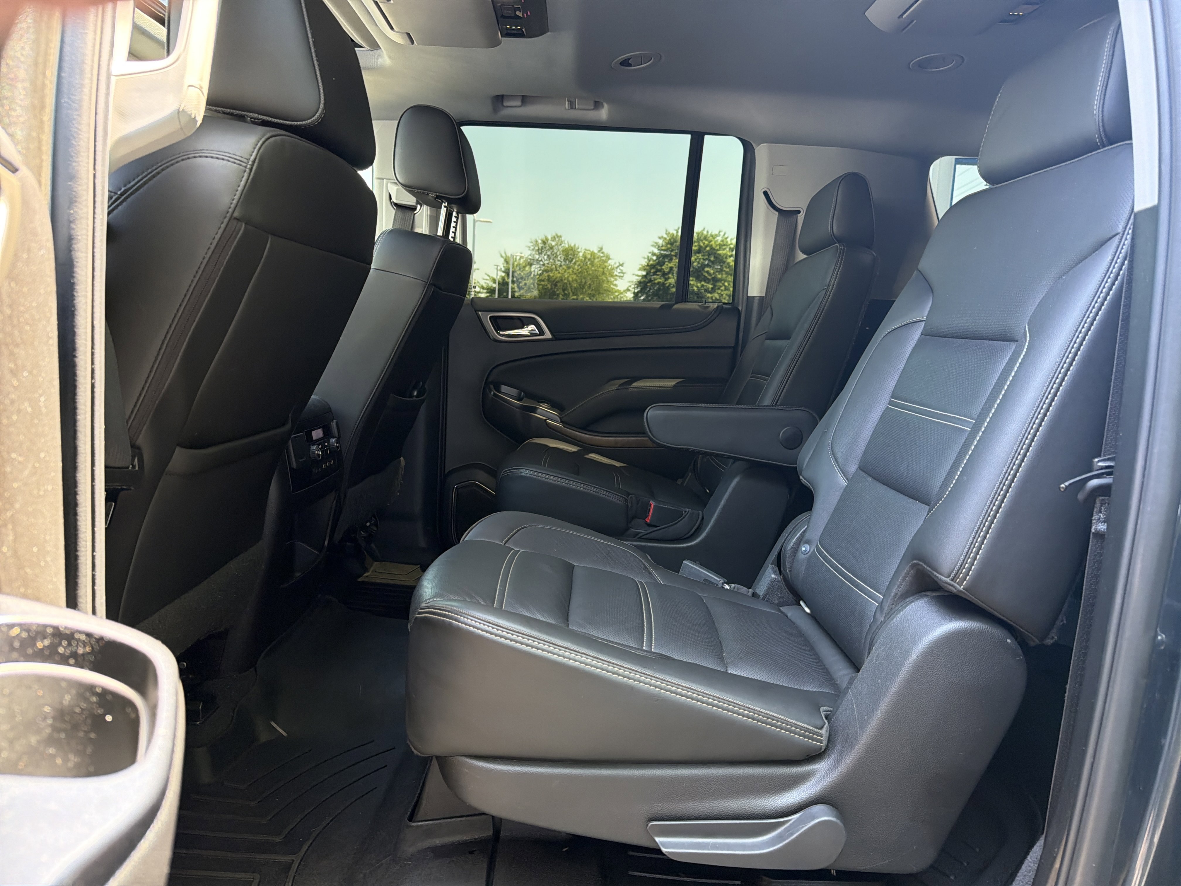 Used 2019 GMC Yukon XL Denali w/ Open Road Package AWD/4WD image 32