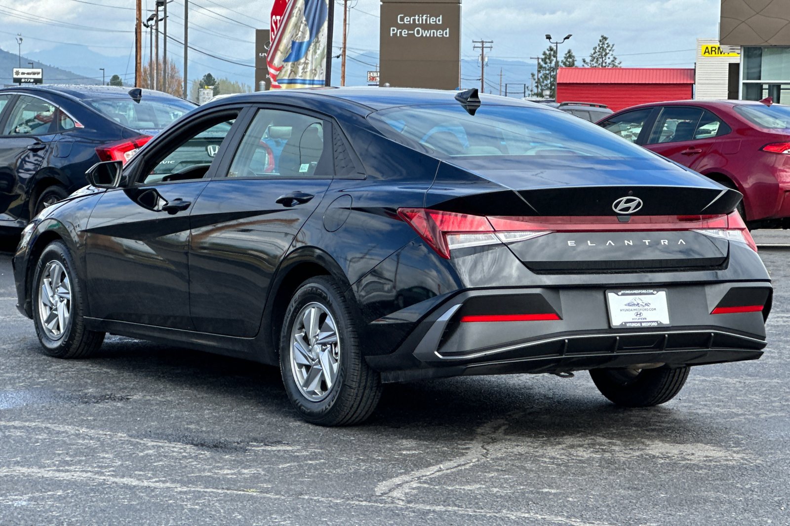 Certified 2024 Hyundai Elantra SE FWD image 6