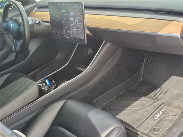Used 2018 Tesla Model 3 Long Range RWD image 22