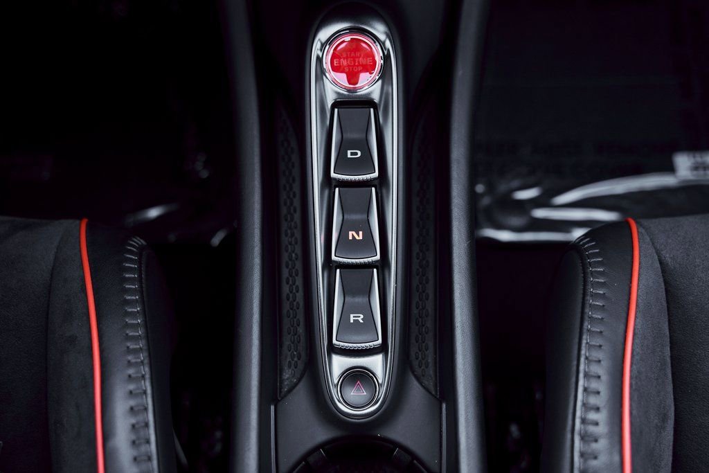 Used 2023 McLaren Artura RWD image 64