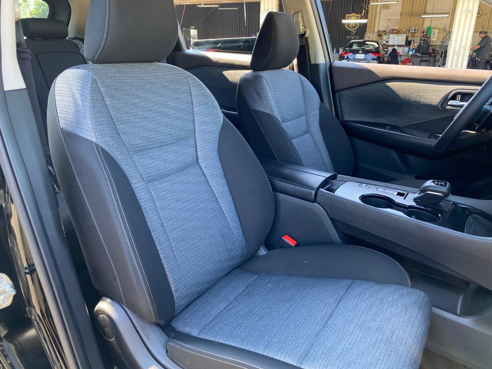 Used 2022 Nissan Rogue SV image 22