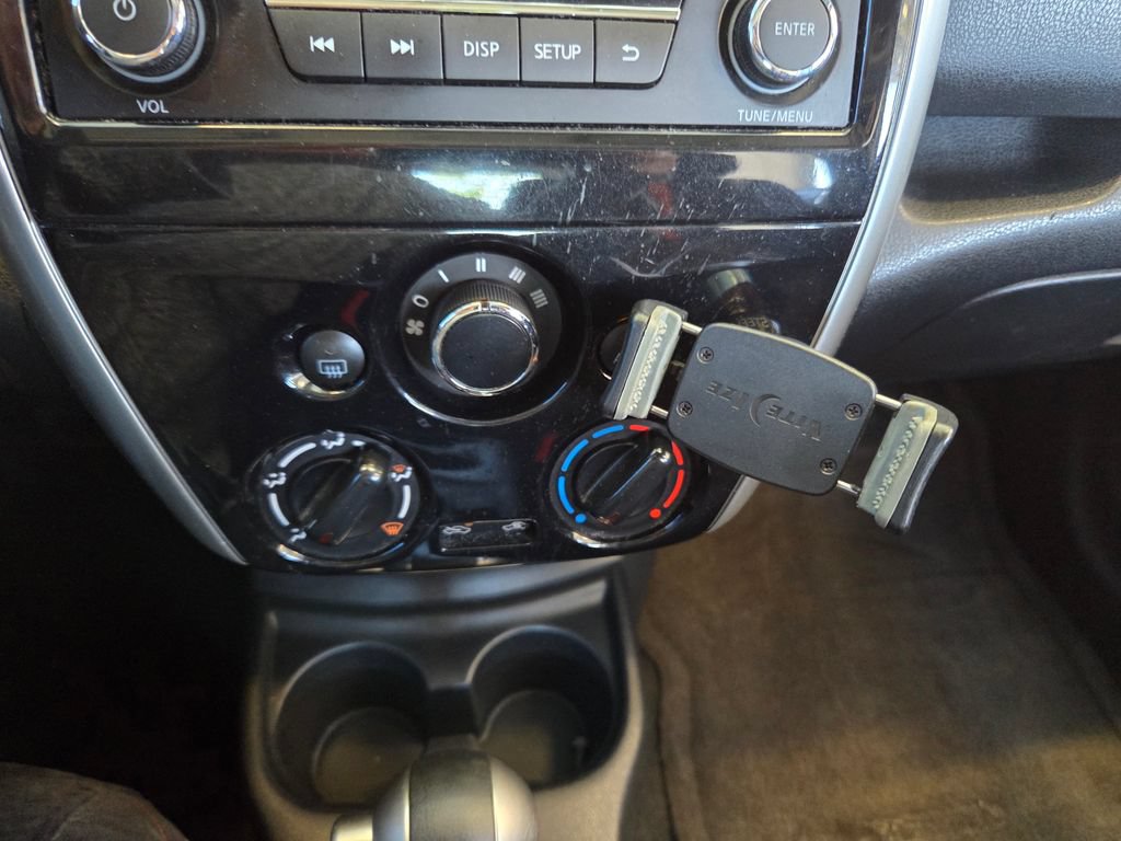 Used 2015 Nissan Versa Note SR FWD image 40