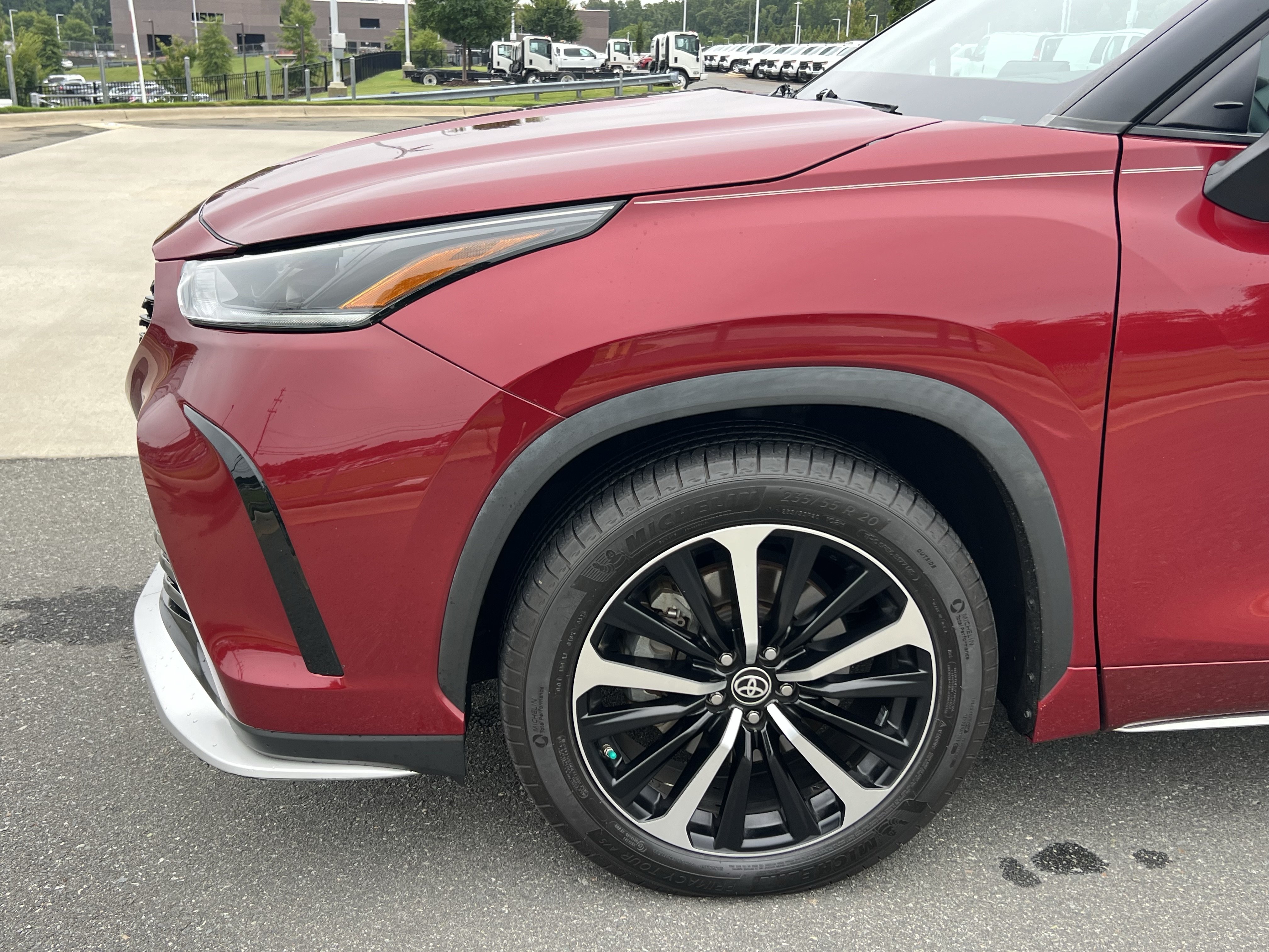 Used 2022 Toyota Highlander XSE FWD image 13