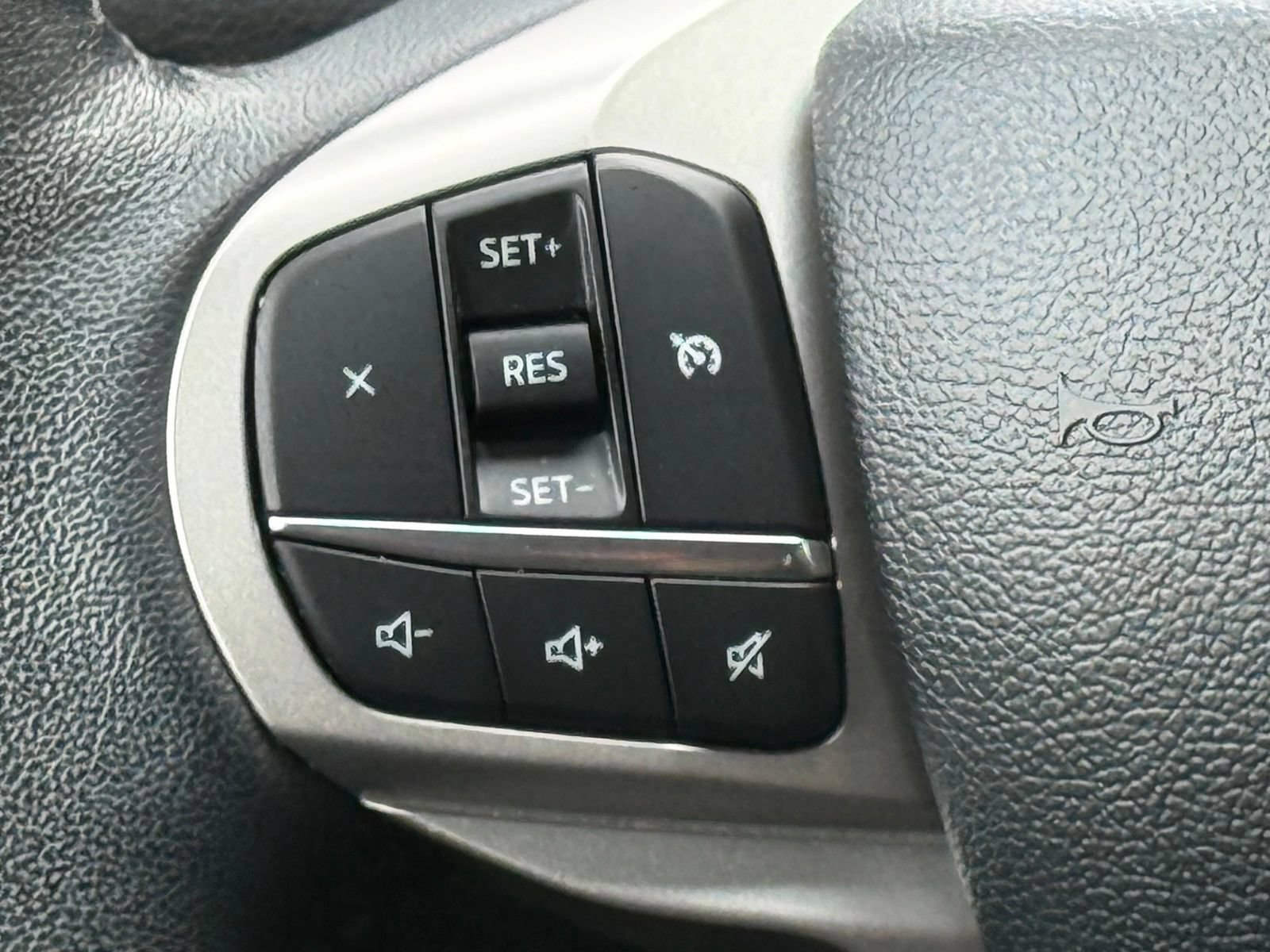 Used 2024 Ford Explorer XLT w/ Class IV Trailer Tow Package AWD/4WD image 29