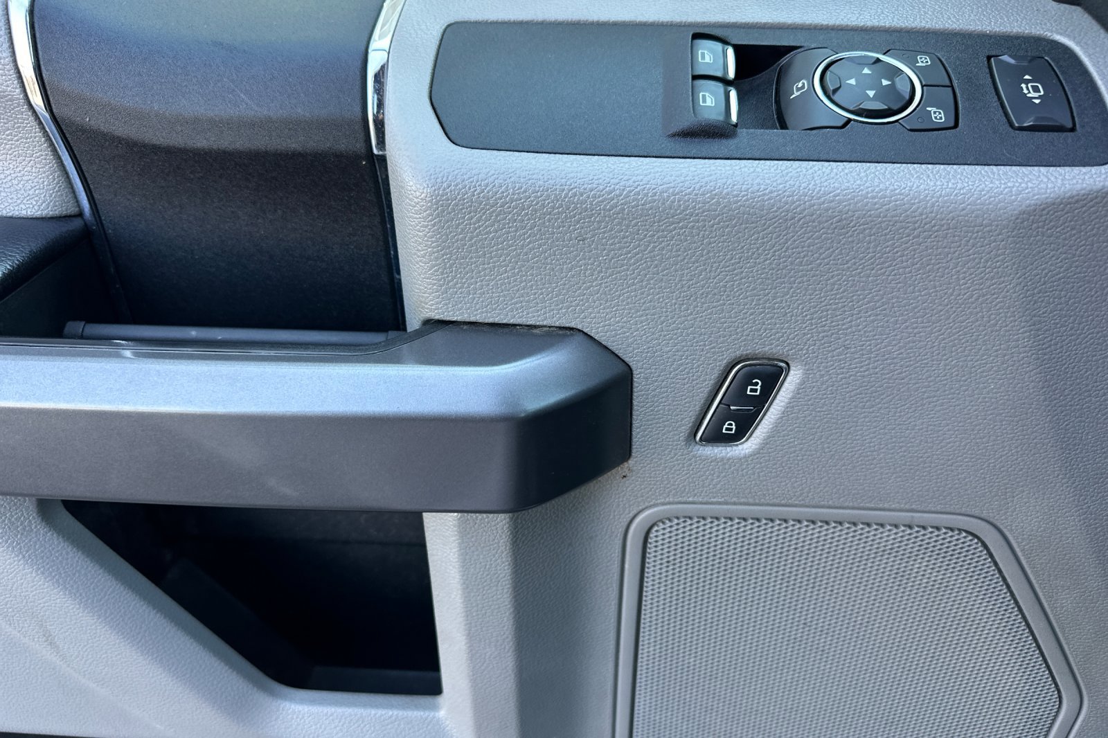 Used 2021 Ford F250 XLT w/ XLT Value Package image 11